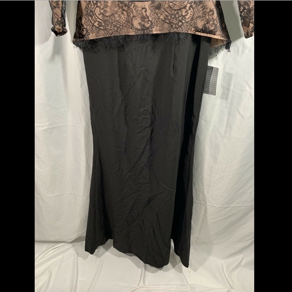 NEW $288 JS COLLECTIONS Lace &‎ Crepe Peplum Gown Black/Nude [SZ 6 ] - Picture 6 of 8